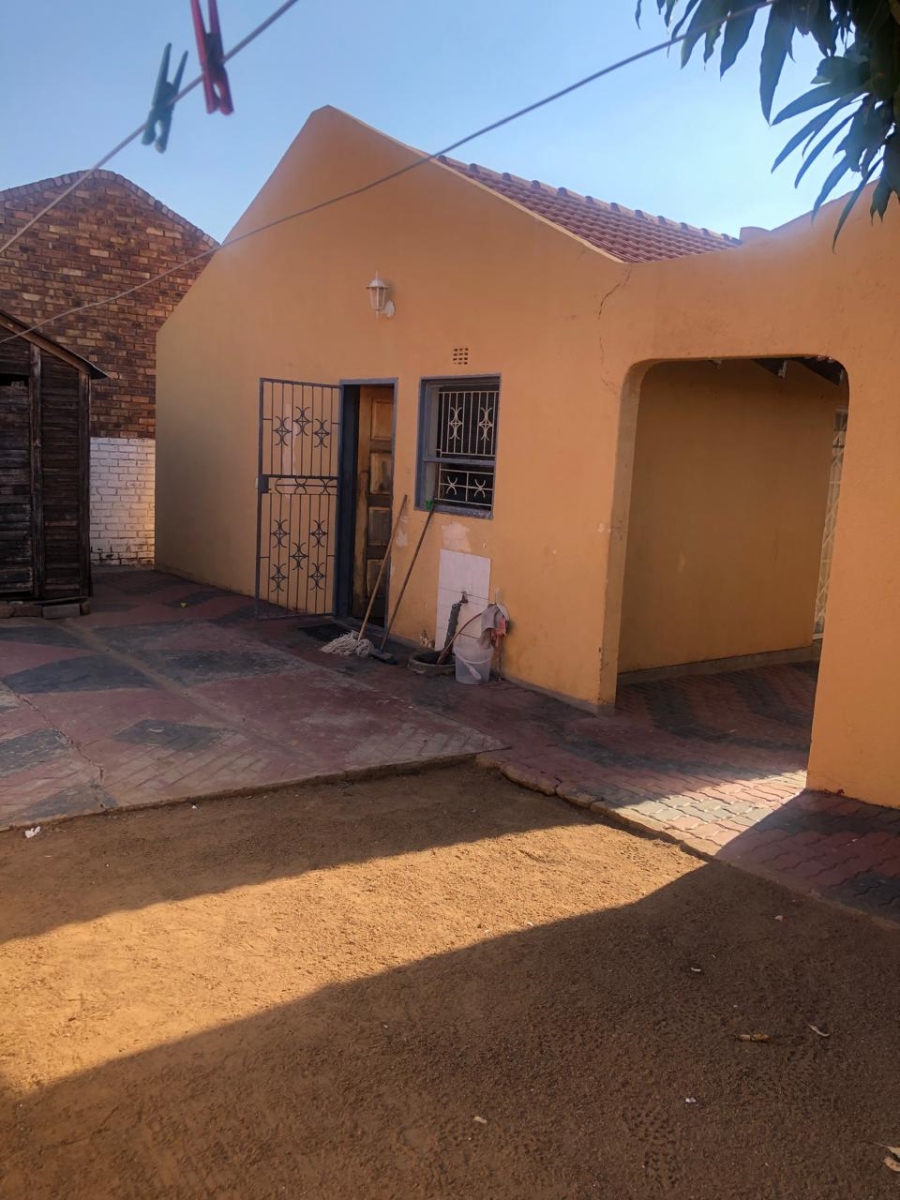 2 Bedroom Property for Sale in Mabopane Unit X North West